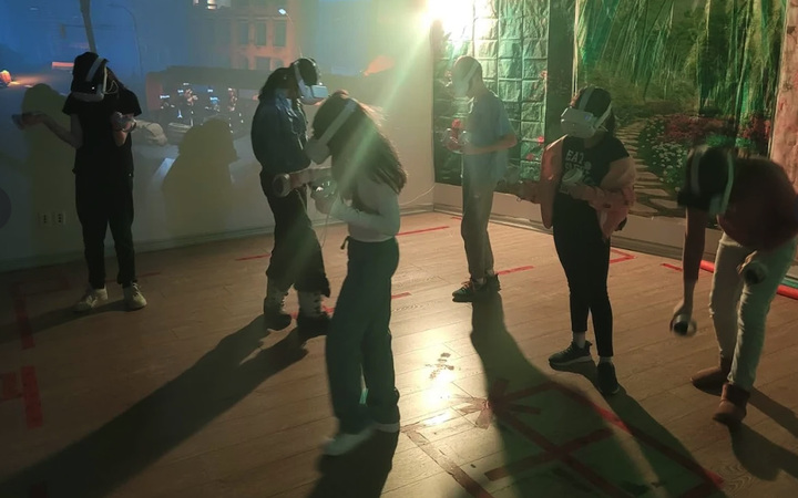 VR Noble free-roaming experience