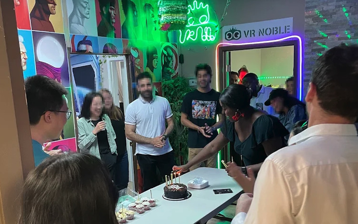 VR Noble birthday party